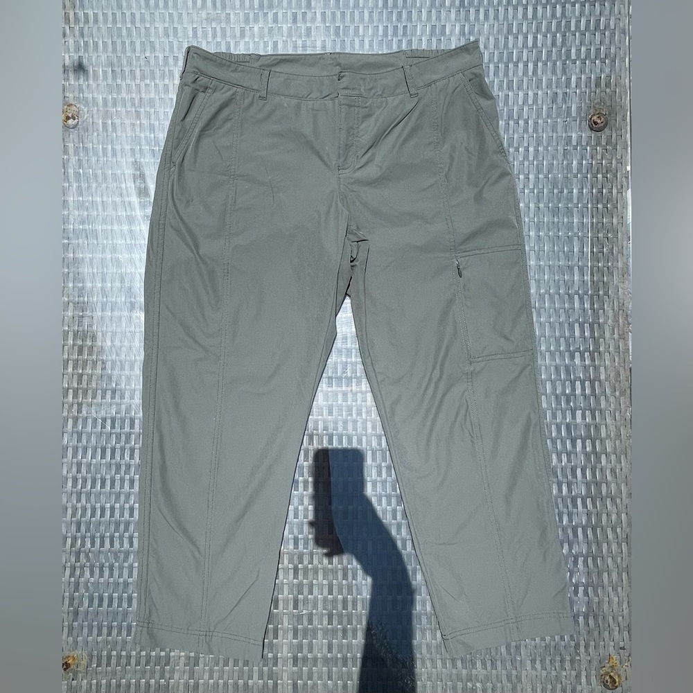 Kirkland signature travel pant, olive green, stretch, 5 pocket, size 12